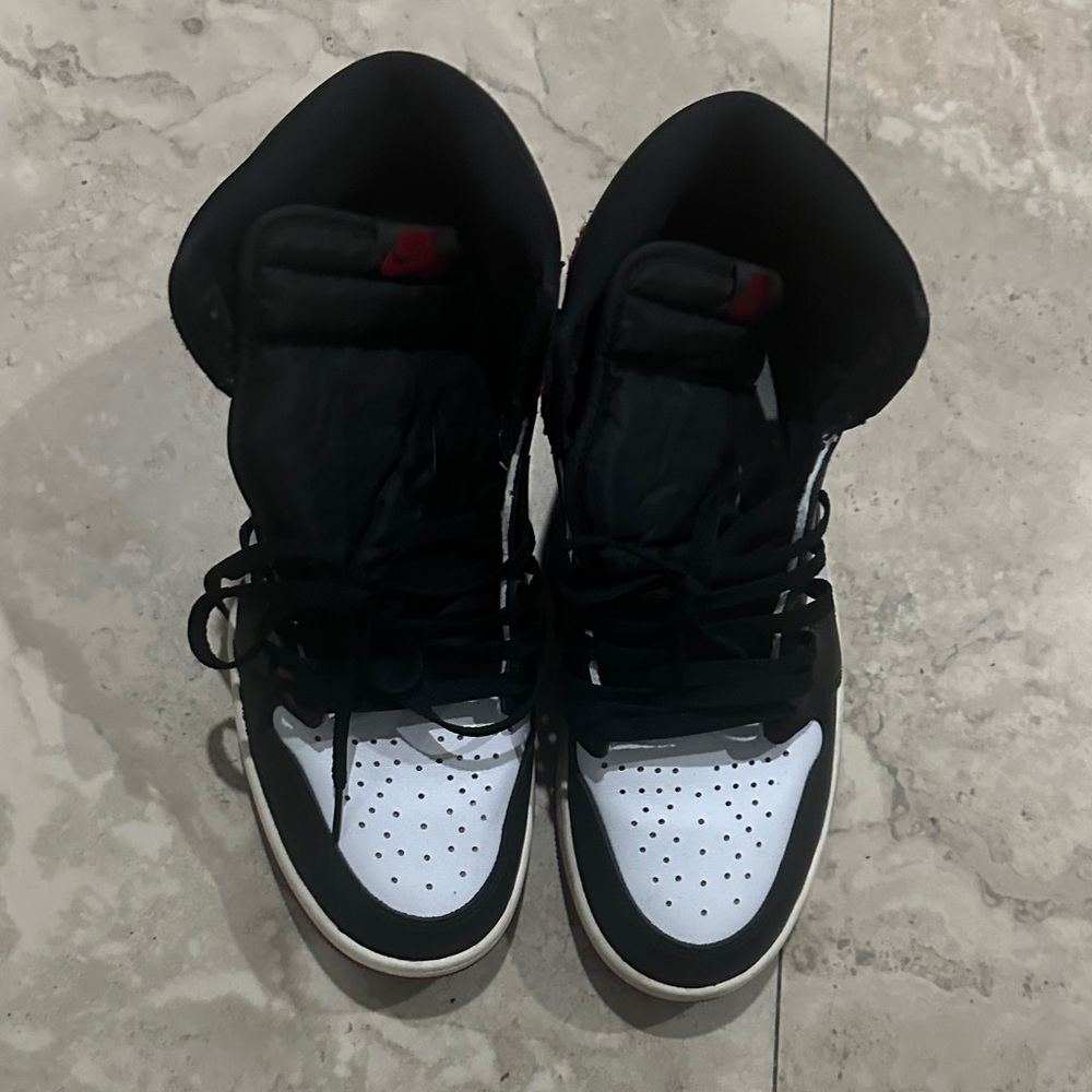 Jordan 1 retro high OG - Picture 2 of 4
